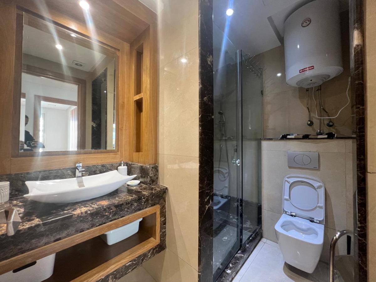Luxury Apart 2 Ch -Casa Finance City Casablanca Esterno foto
